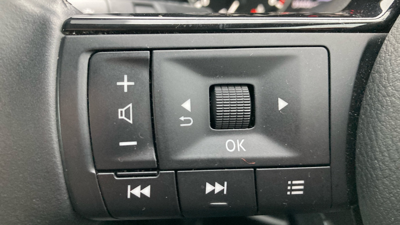 Nissan Qashqai 1.3 DiG-T MH N-Connecta 5dr Petrol Hatchback